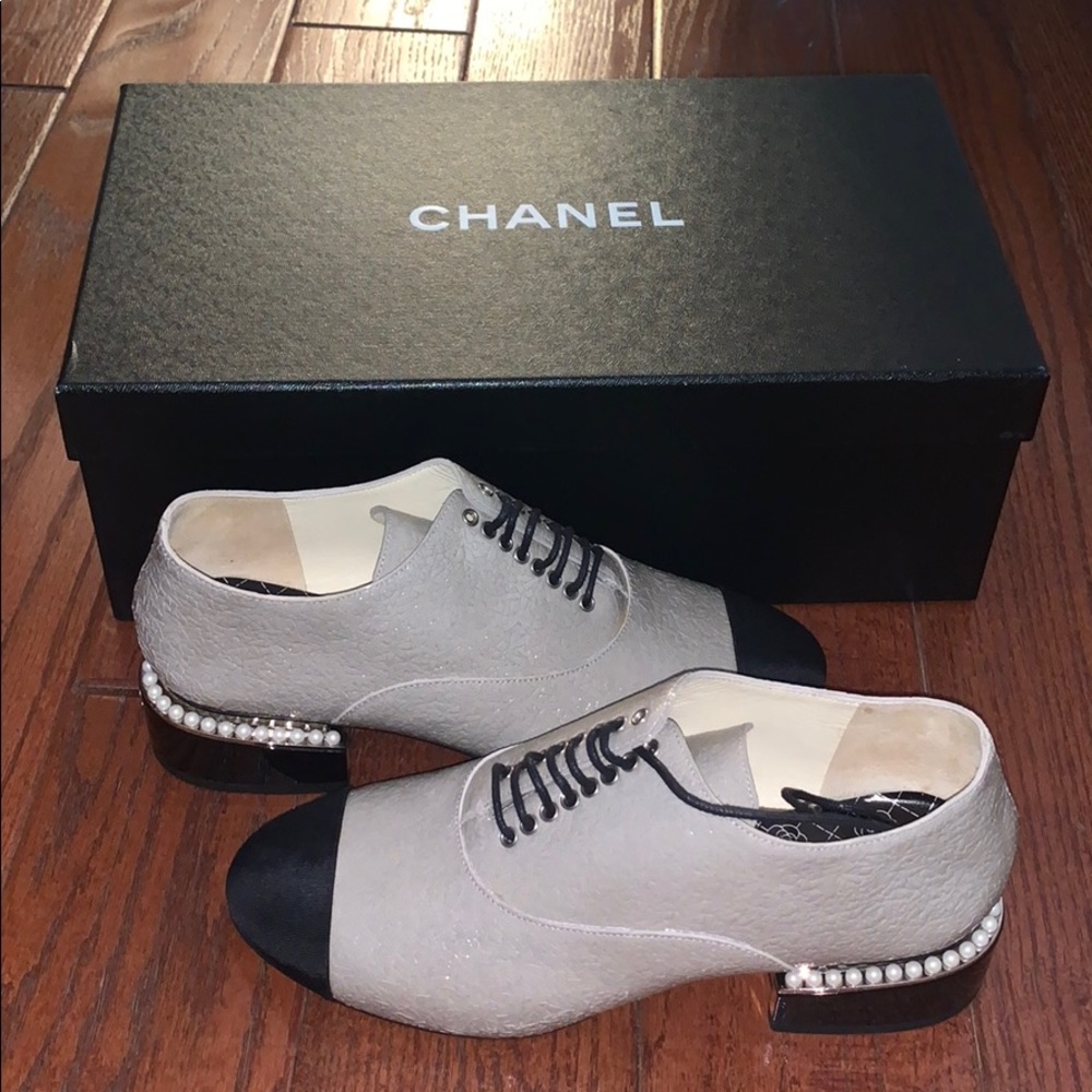 CHANEL Oxfords